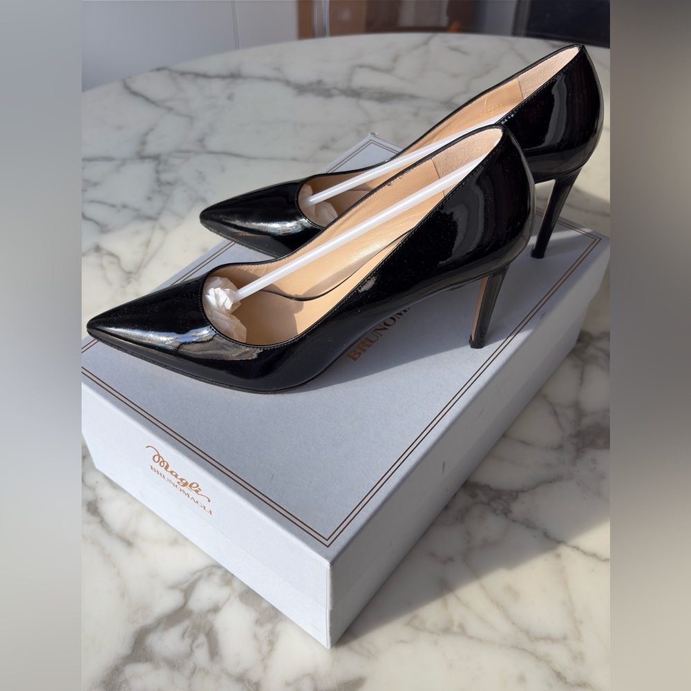 Buno Magli Women's Black Patent Heels